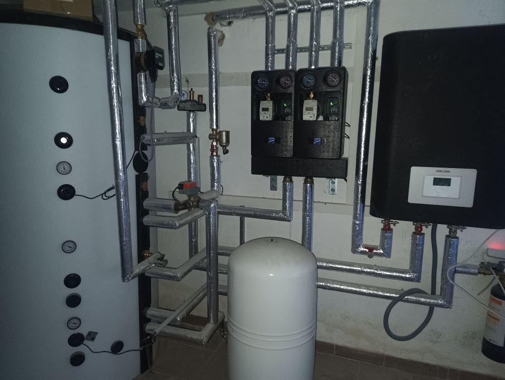 Stiebel Eltron Hydraulikmodul und Hygienepufferspeicher Aalen